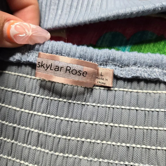 4 Crop Top Bundle - Picture 10 of 10